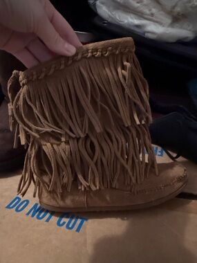 Minnetonka women boots